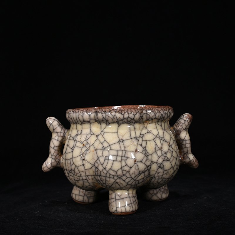 Song Dynasty Ge kiln double-ear furnace bowl