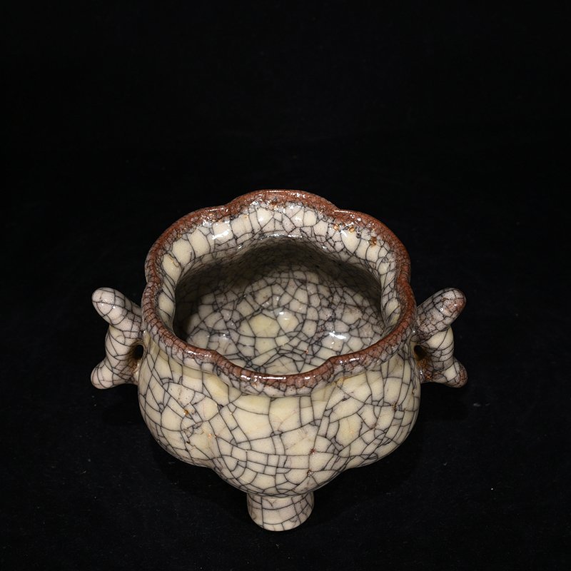 Song Dynasty Ge kiln double-ear furnace bowl
