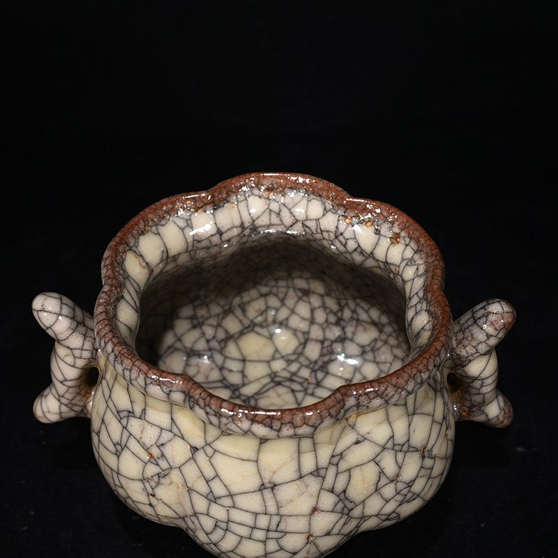 Song Dynasty Ge kiln double-ear furnace bowl