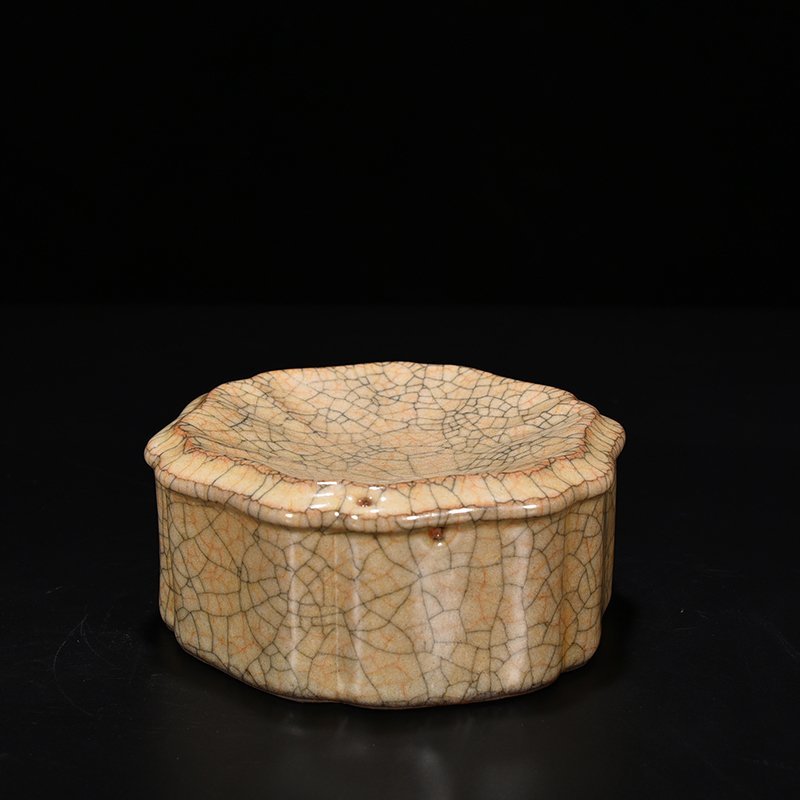 Song Dynasty Ge kiln set box inkstone lamp holder