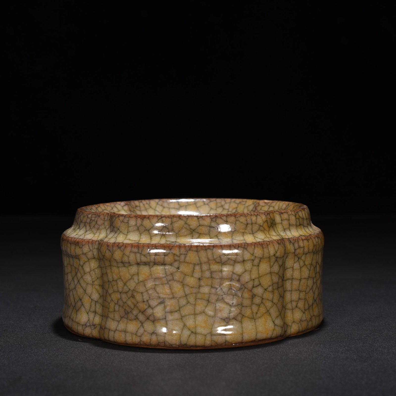 Song Dynasty Ge kiln set box pen washing pot process