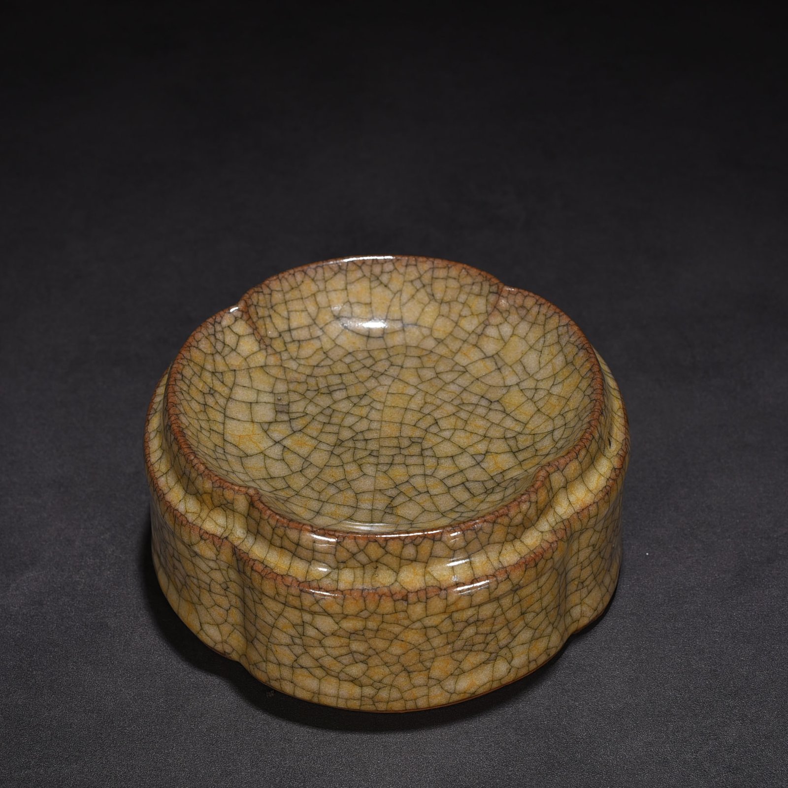 Song Dynasty Ge kiln set box pen washing pot process