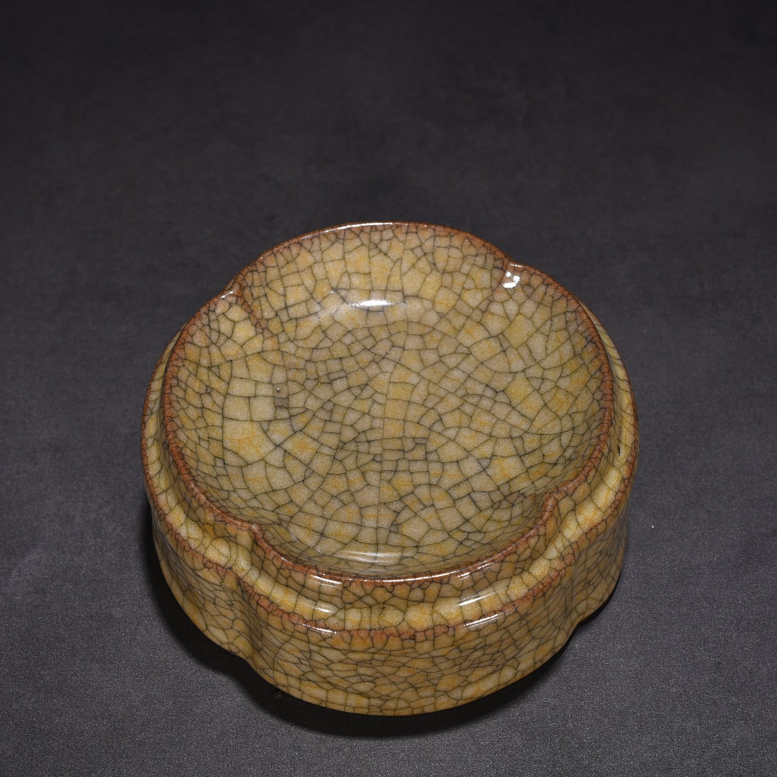 Song Dynasty Ge kiln set box pen washing pot process