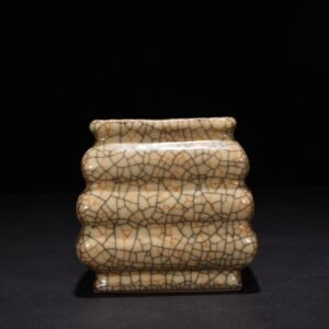 Song Dynasty Ge Kiln Pagoda Vase