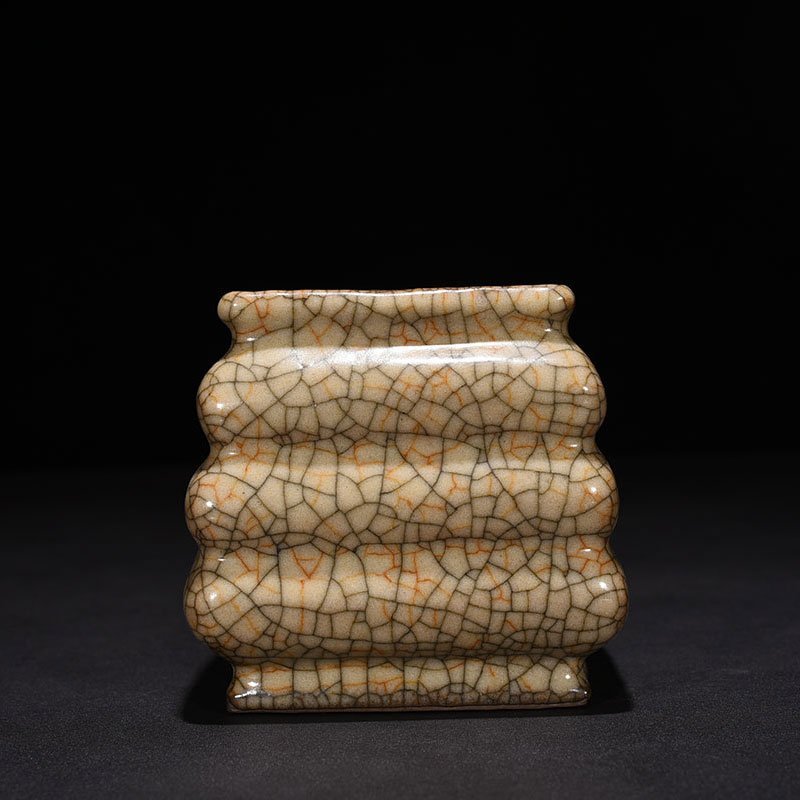 Song Dynasty Ge Kiln Pagoda Vase