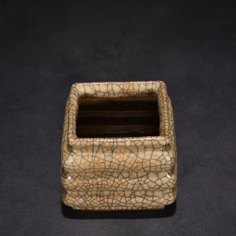 Song Dynasty Ge Kiln Pagoda Vase