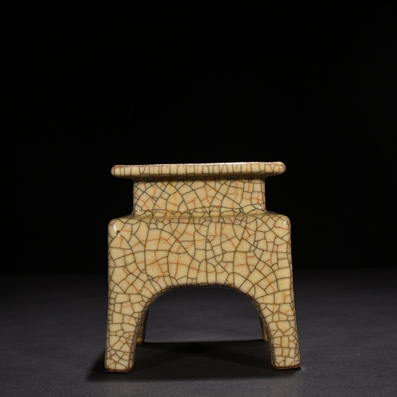 ong Dynasty Ge kiln square furnace