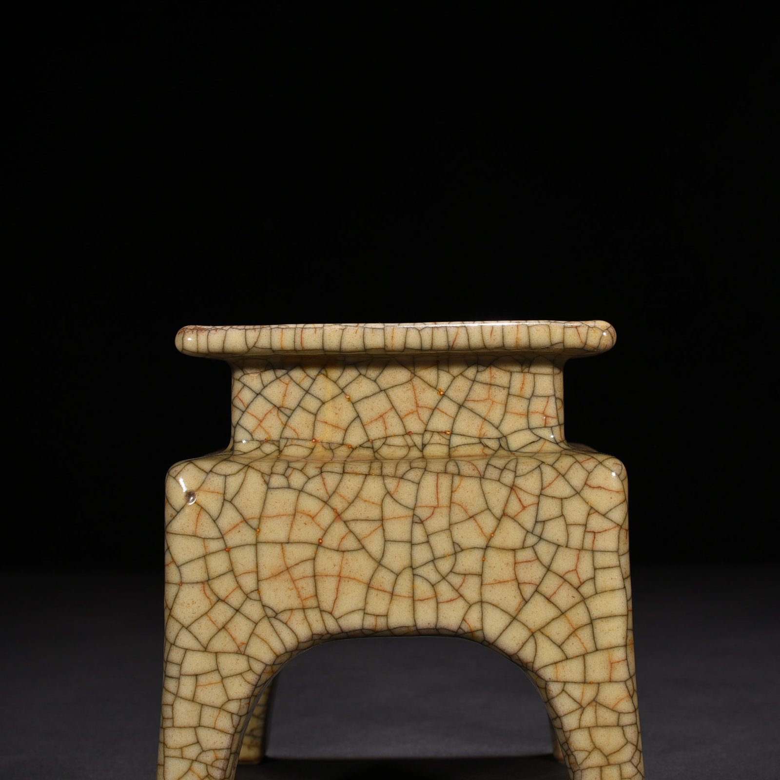 ong Dynasty Ge kiln square furnace
