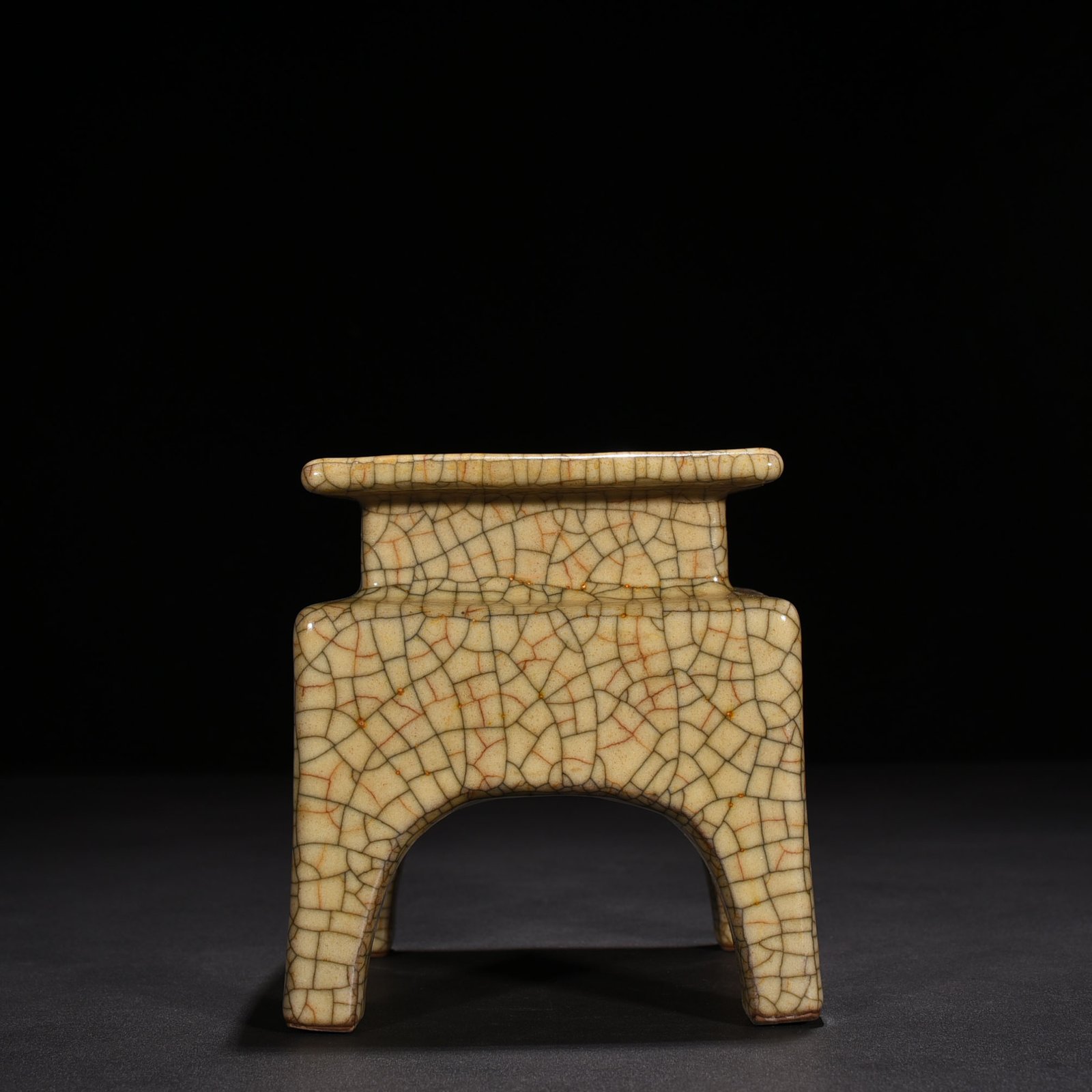 ong Dynasty Ge kiln square furnace