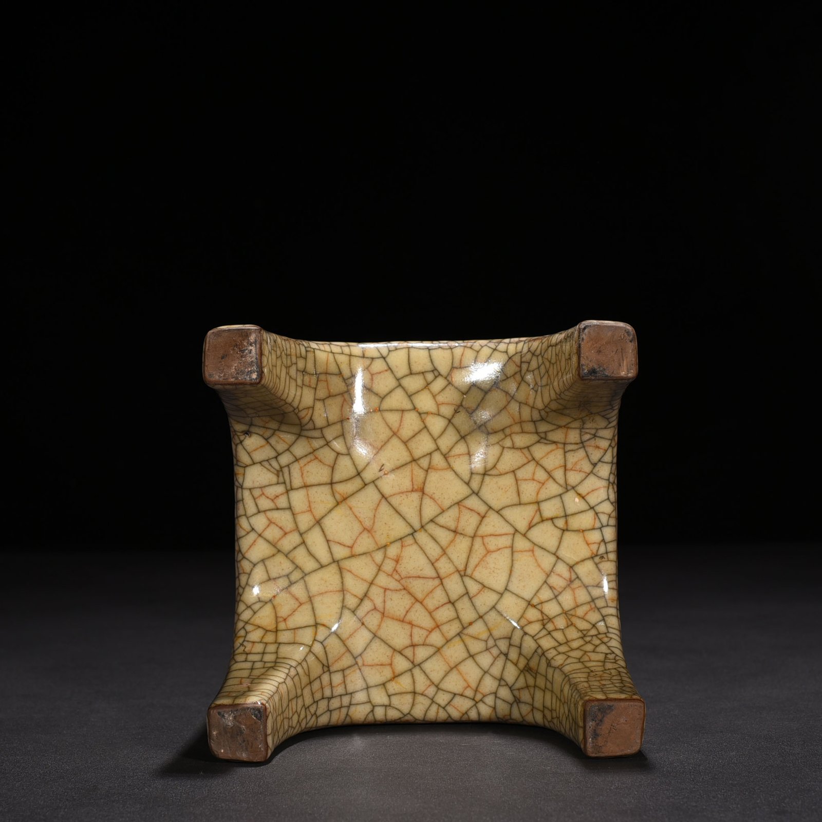 ong Dynasty Ge kiln square furnace