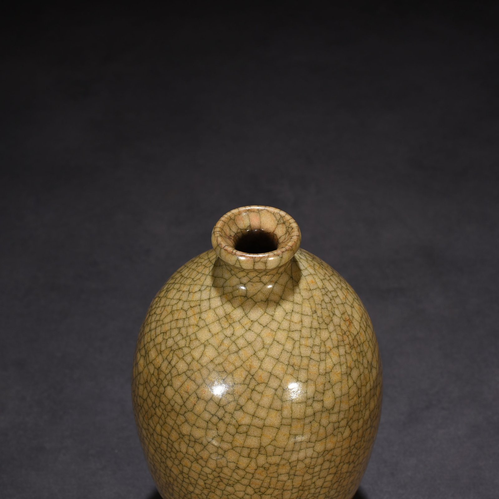 Song dynasty Ge kiln plum vase