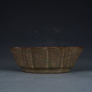 Song Dynasty Ge Kiln Begonia washer