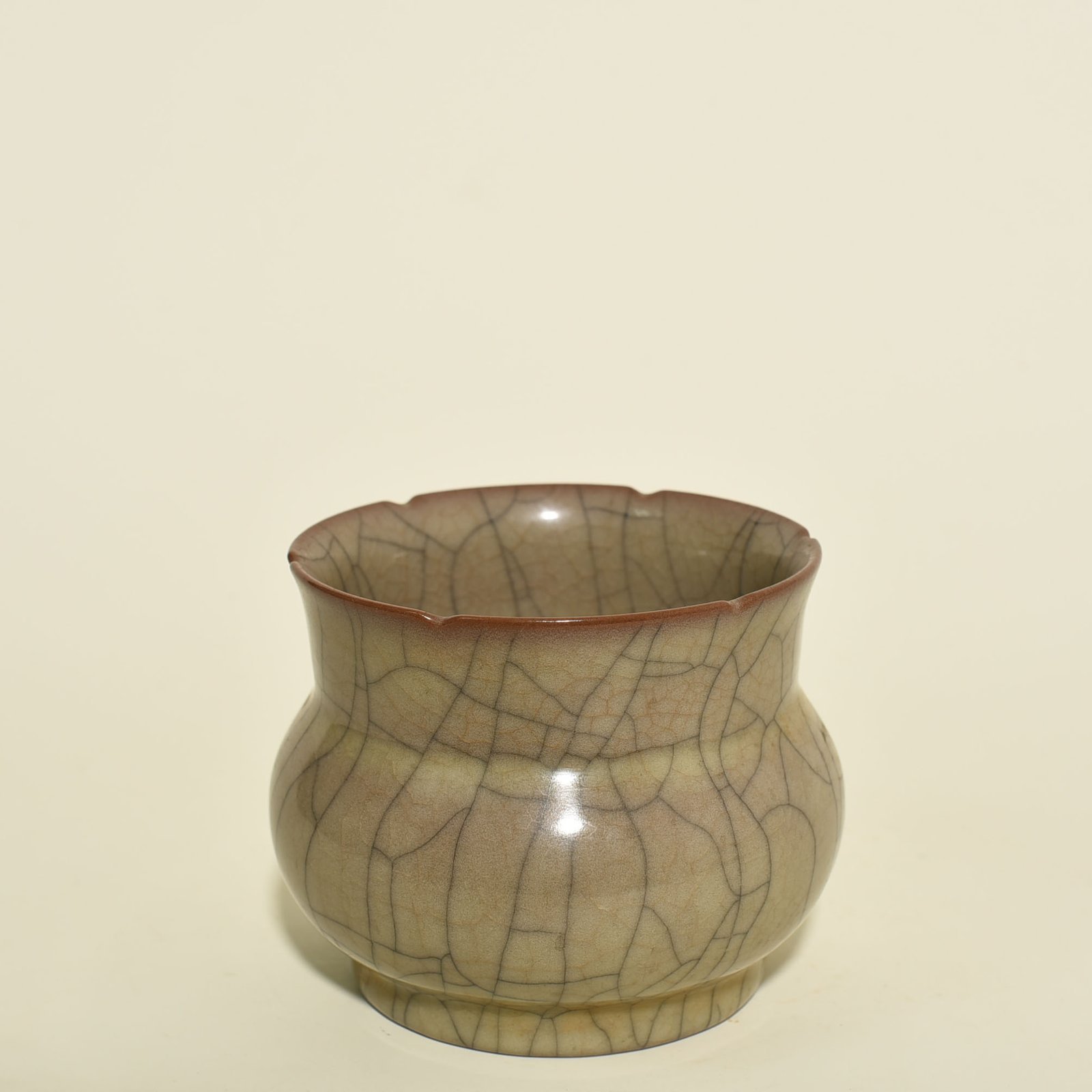 Song Dynasty Ge kiln slag bucket