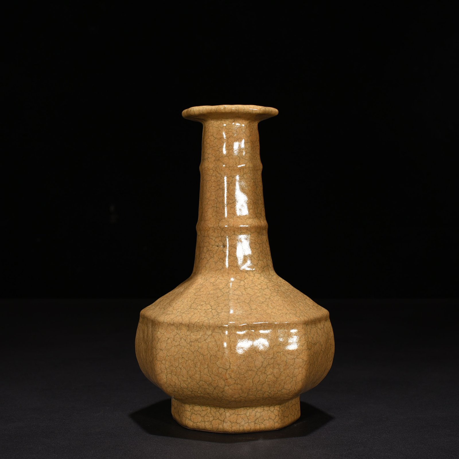 Song Dynasty Ge kiln dazzling pattern octagonal vase