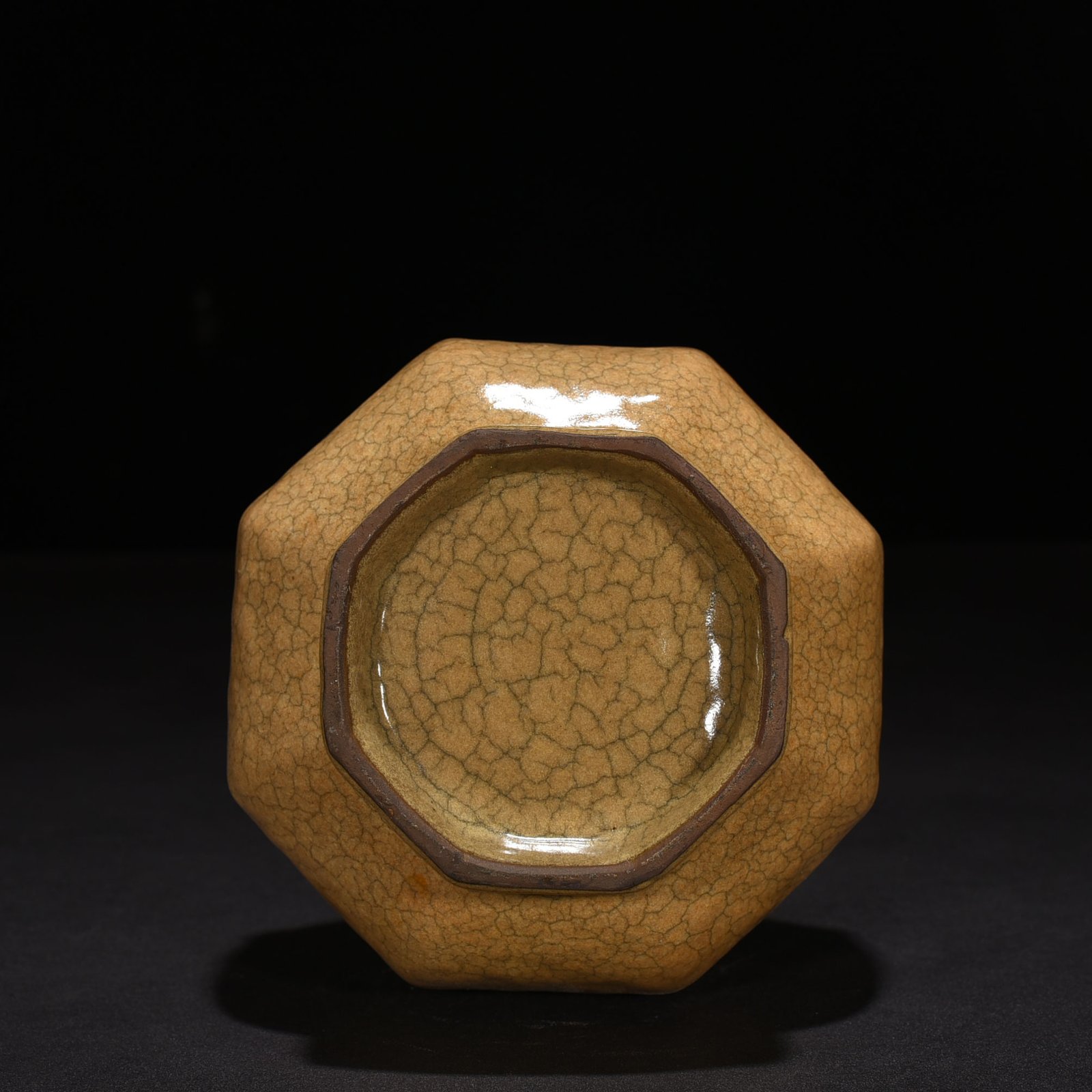 Song Dynasty Ge kiln dazzling pattern octagonal vase