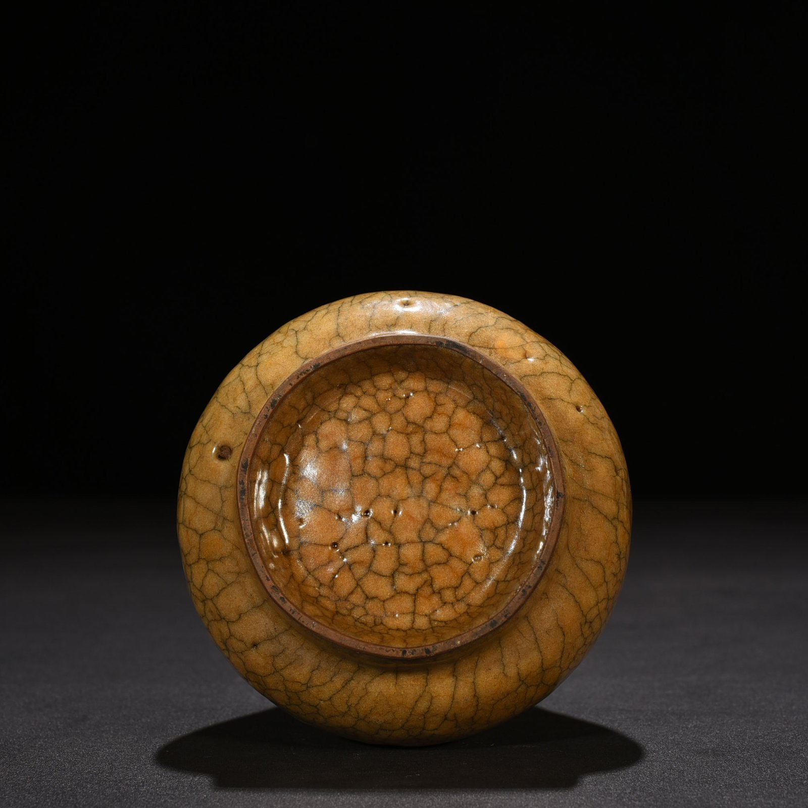 Song Dynasty Ge kiln straight neck bottle