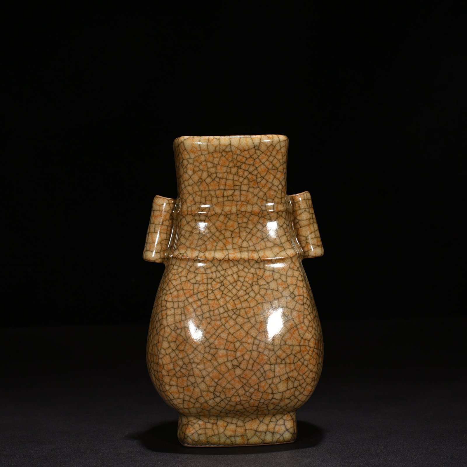 Song Dnasty Ge kiln square vase with pierced ears