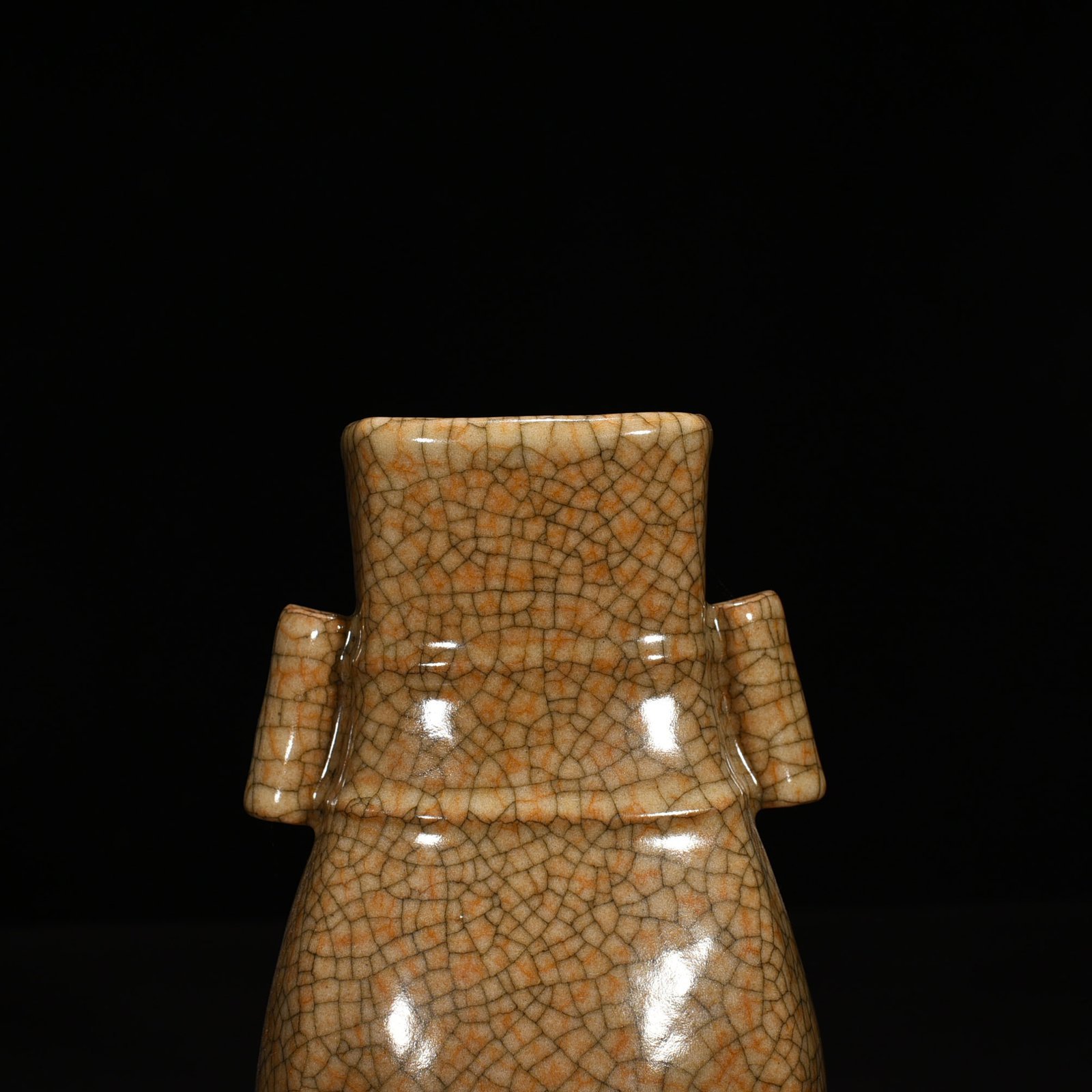 Song Dnasty Ge kiln square vase with pierced ears