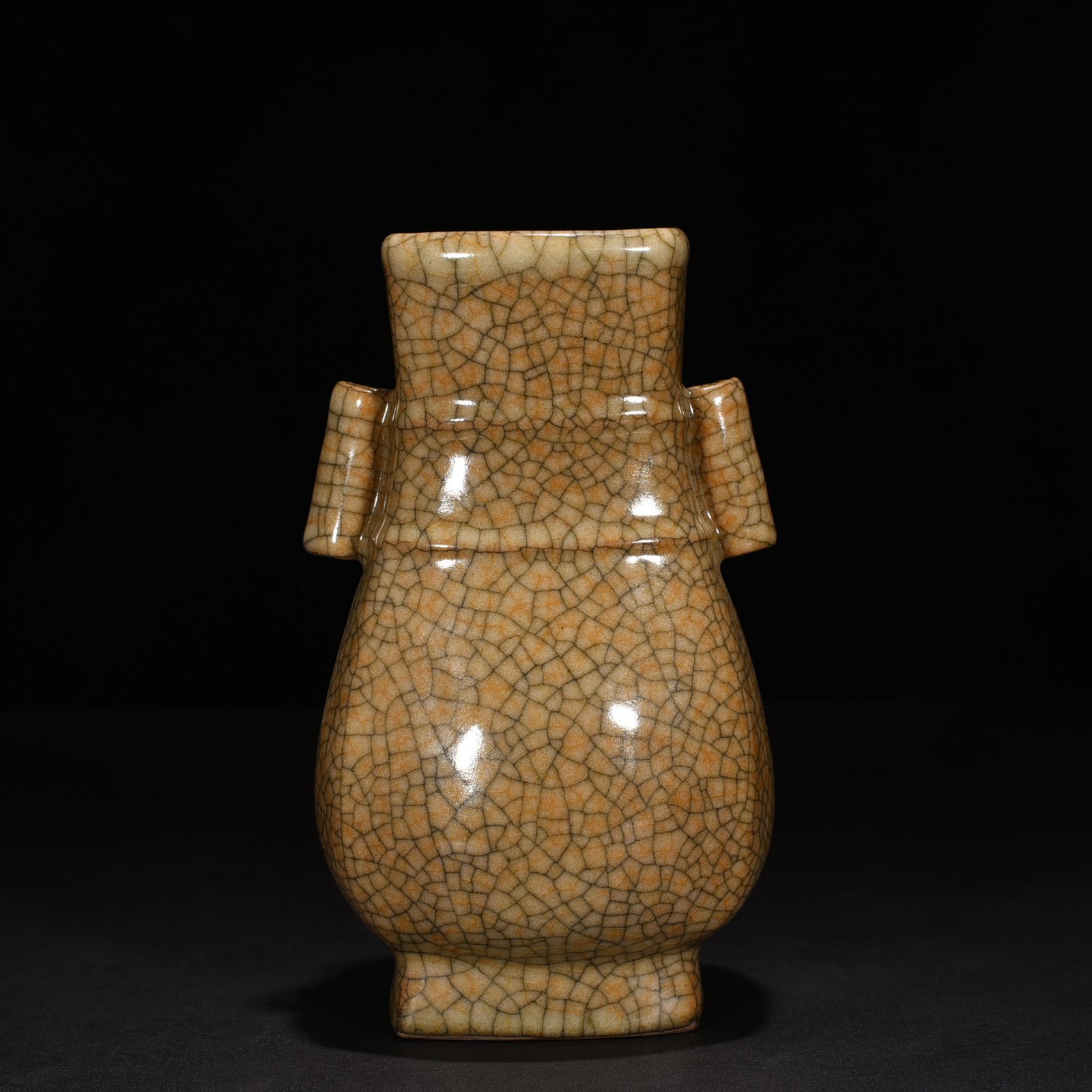 Song Dnasty Ge kiln square vase with pierced ears