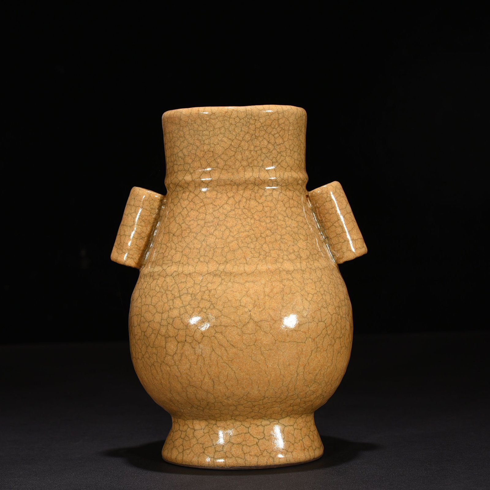 Song Dynasty Ge kiln vase with through ears