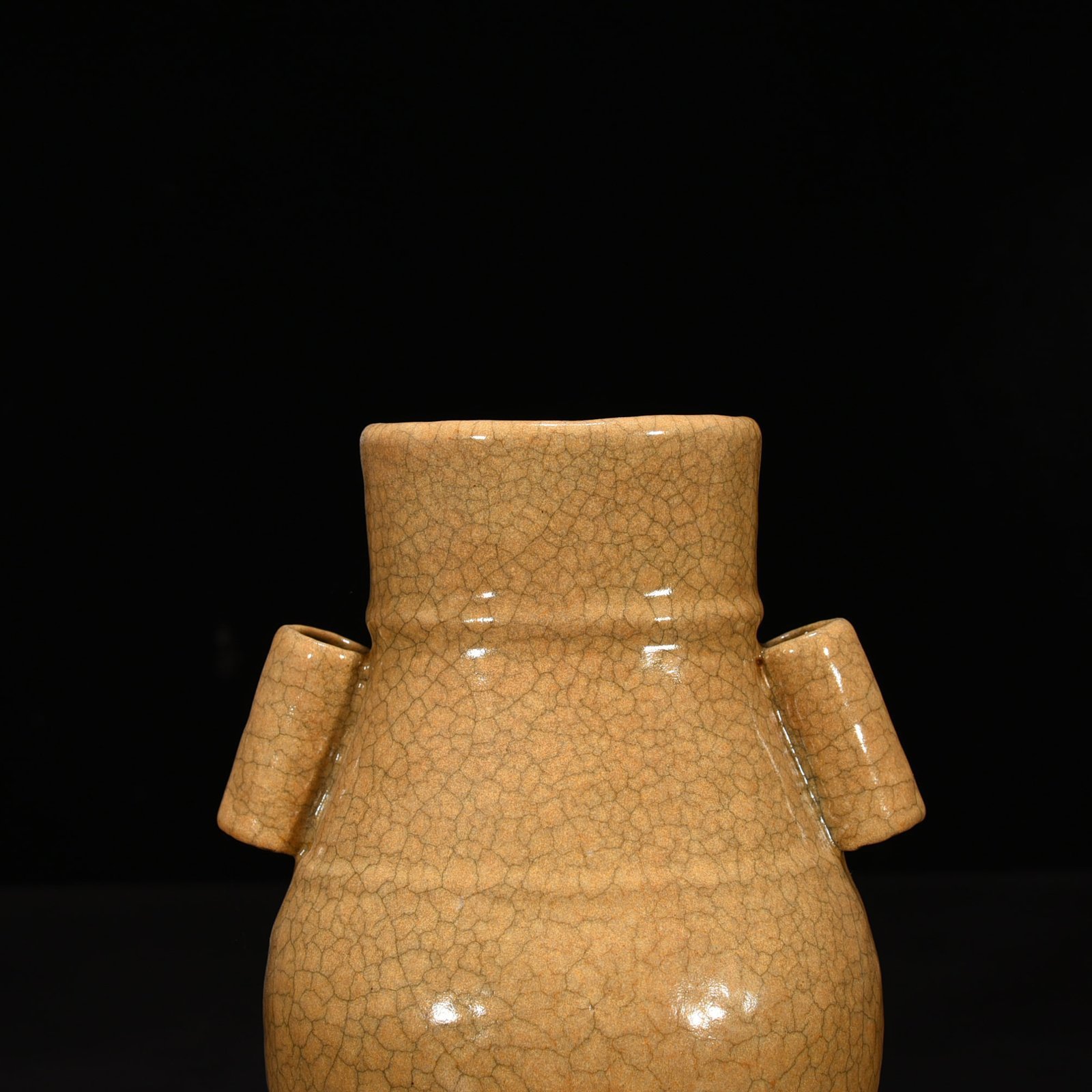 Song Dynasty Ge kiln vase with through ears