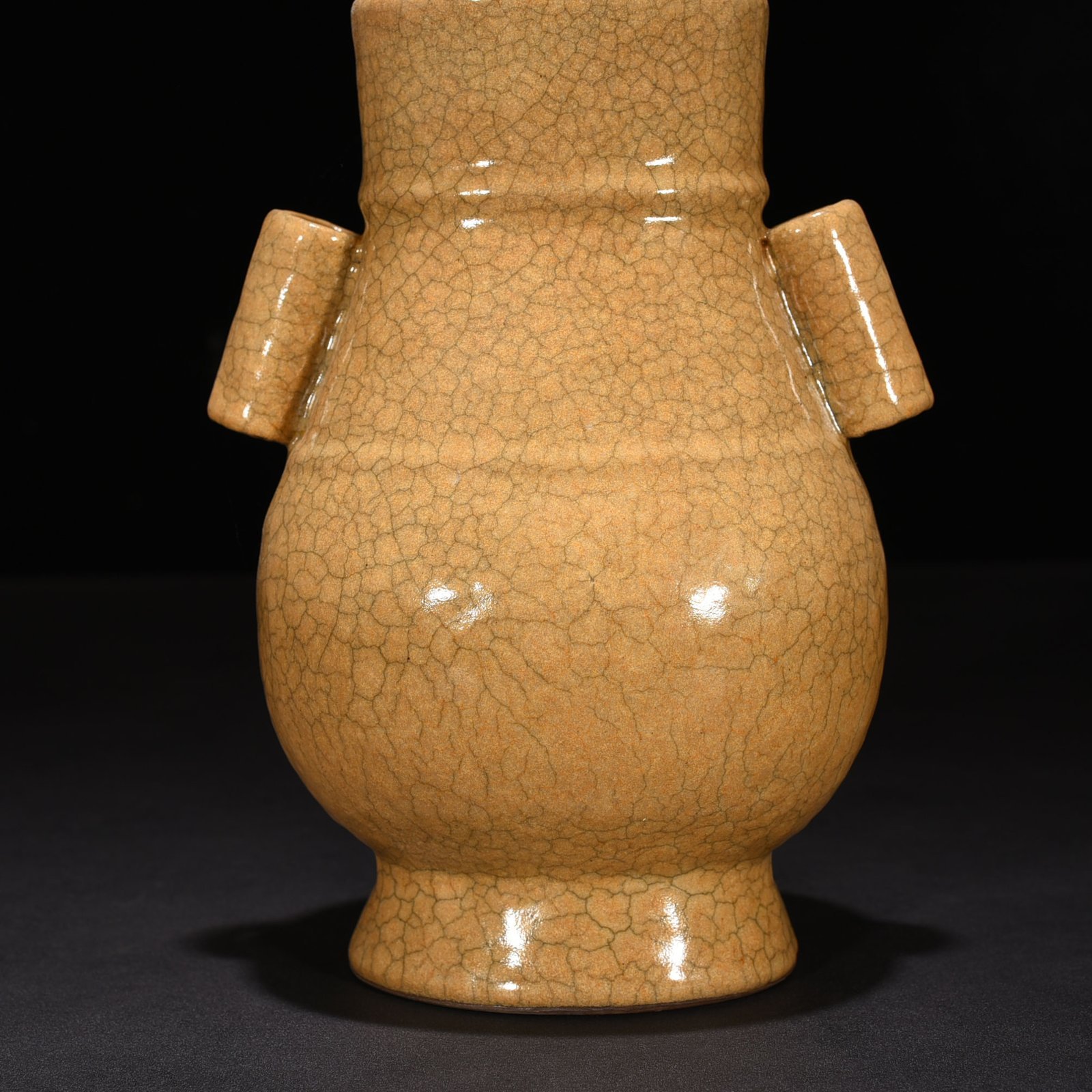Song Dynasty Ge kiln vase with through ears