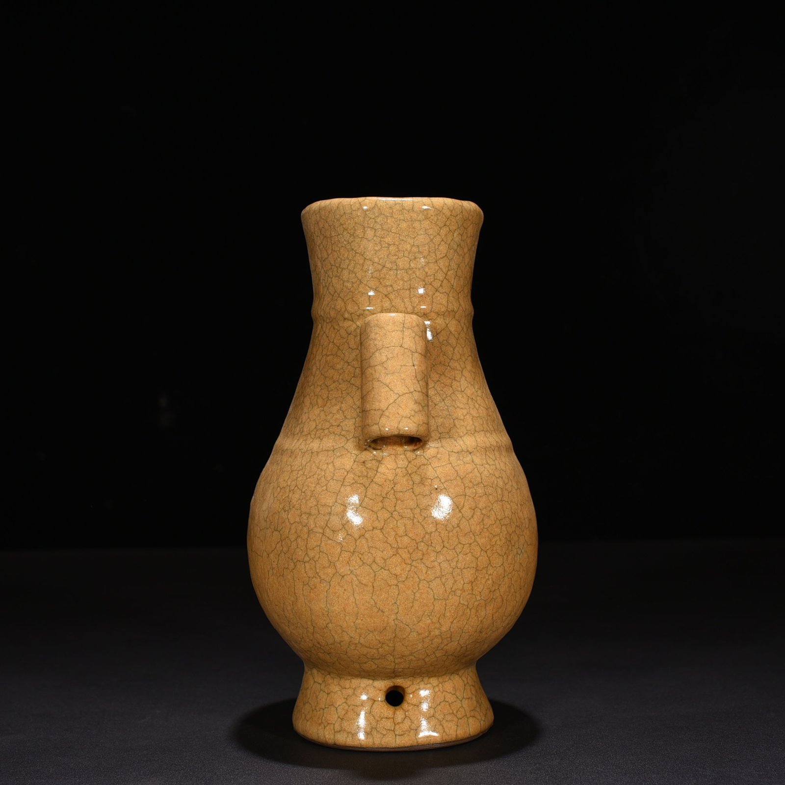 Song Dynasty Ge kiln vase with through ears