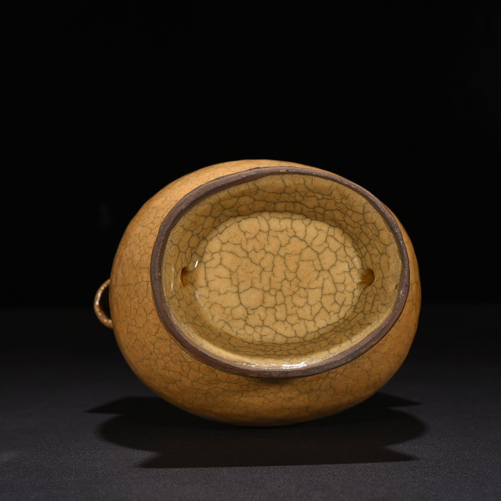 Song Dynasty Ge kiln vase with through ears