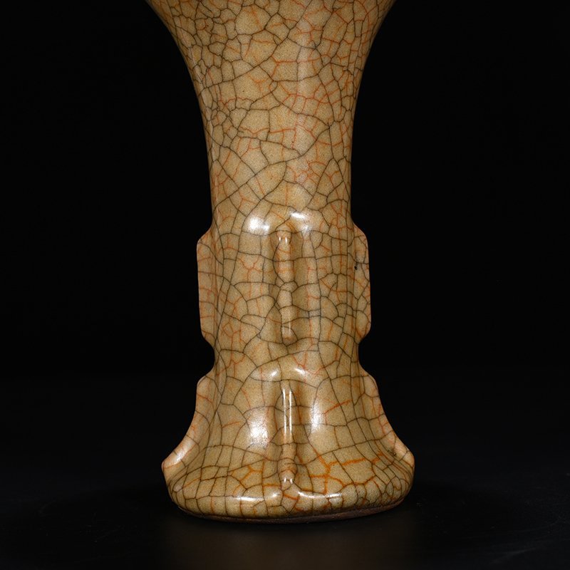 Song Dynasty Ge Kiln Flower Glass vase