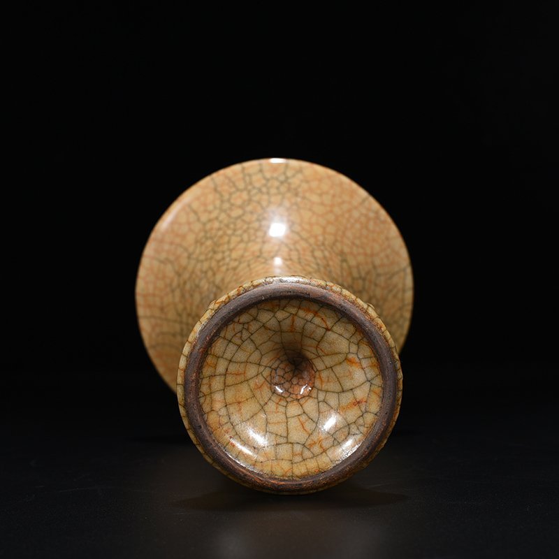 Song Dynasty Ge Kiln Flower Glass vase
