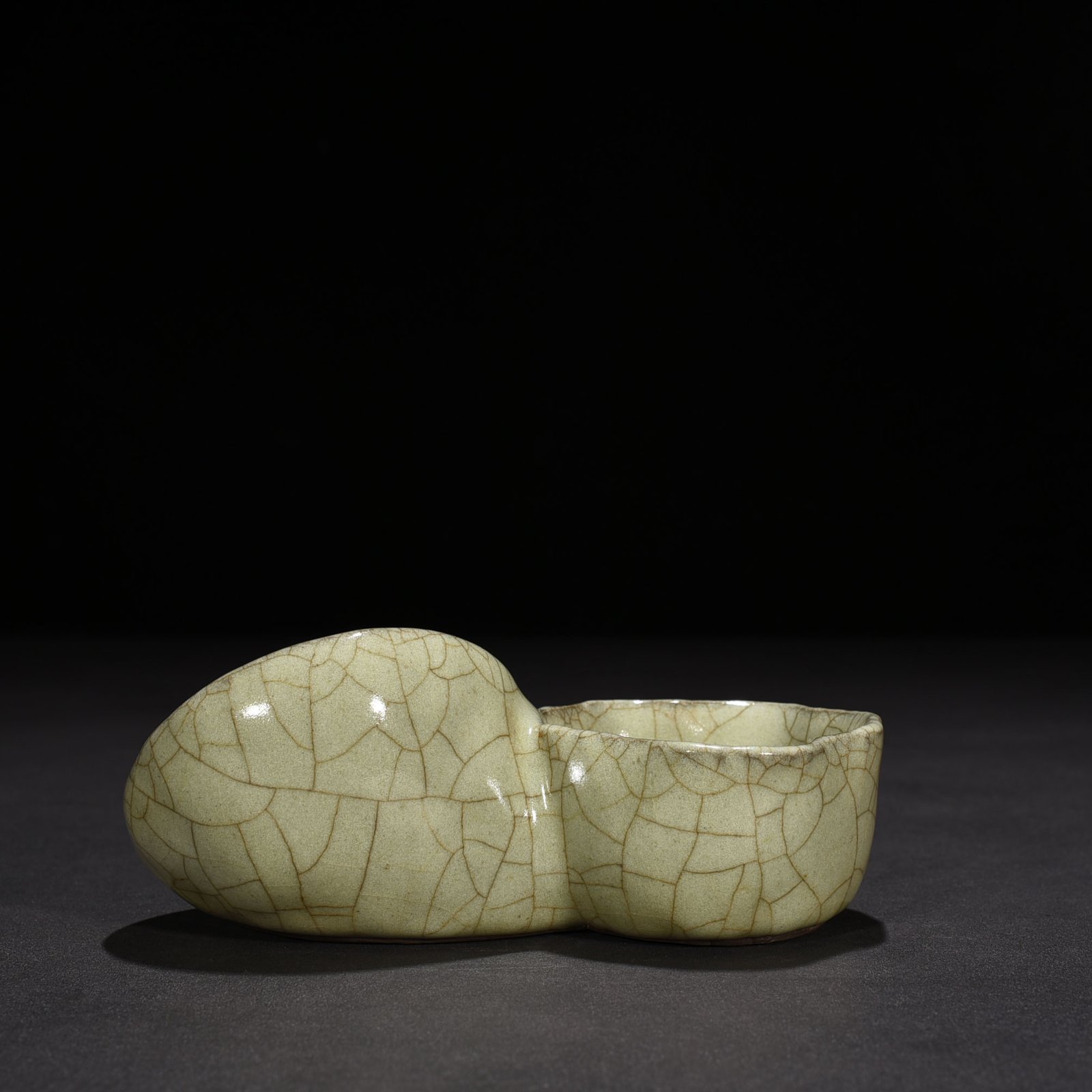 Song Dynasty Ge Kiln Lotus Water Bowl Inkstone Drops