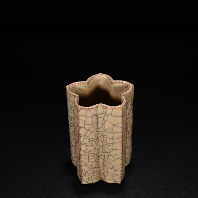 Song Dynasty Ge kiln rhombus pen holder