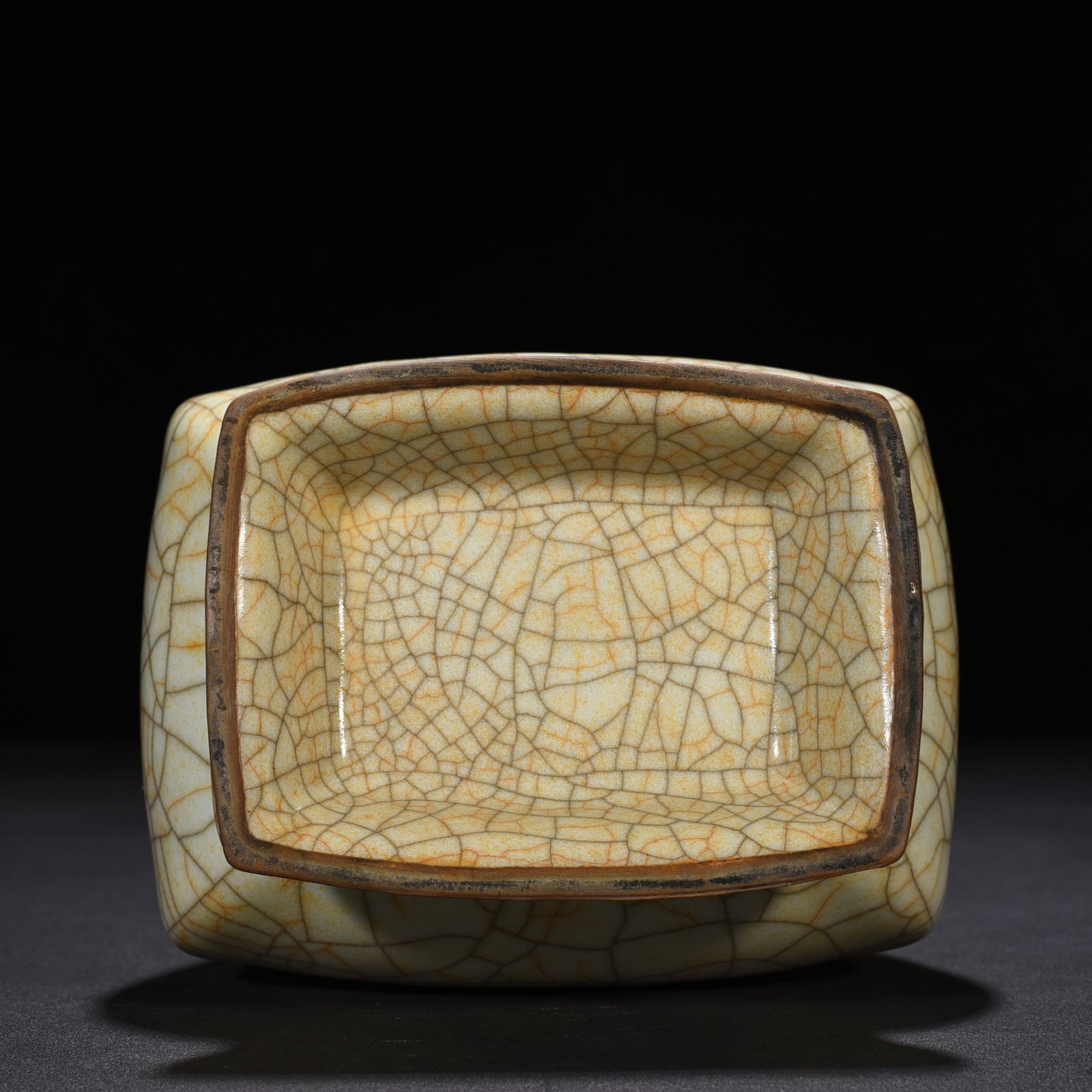 Song Dynasty Ge kiln square ear vase