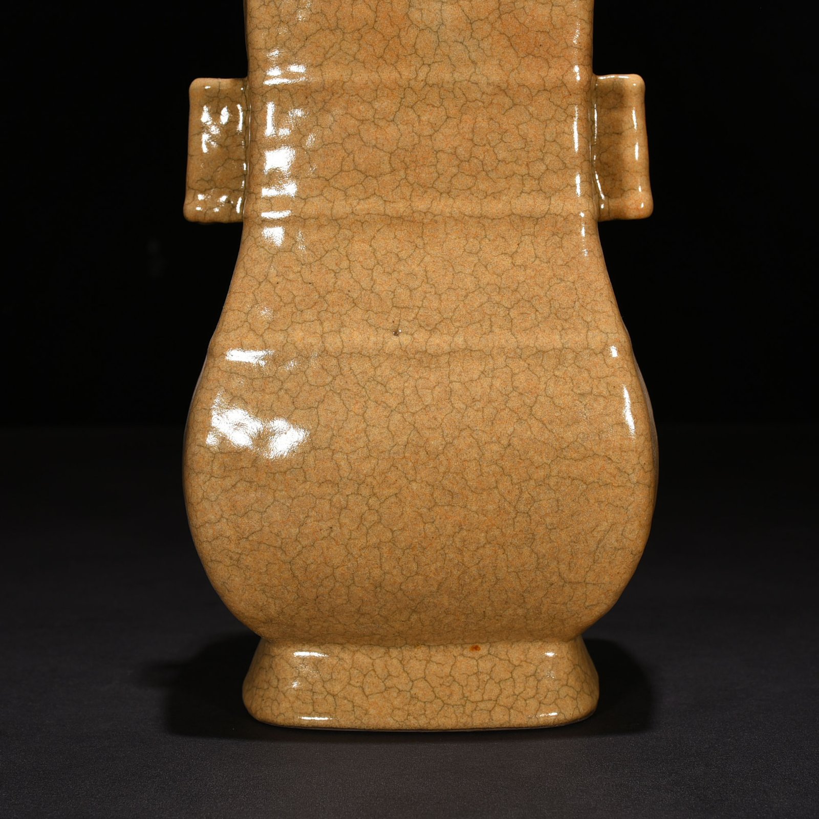 Song Dynasty Ge kiln square ear vase