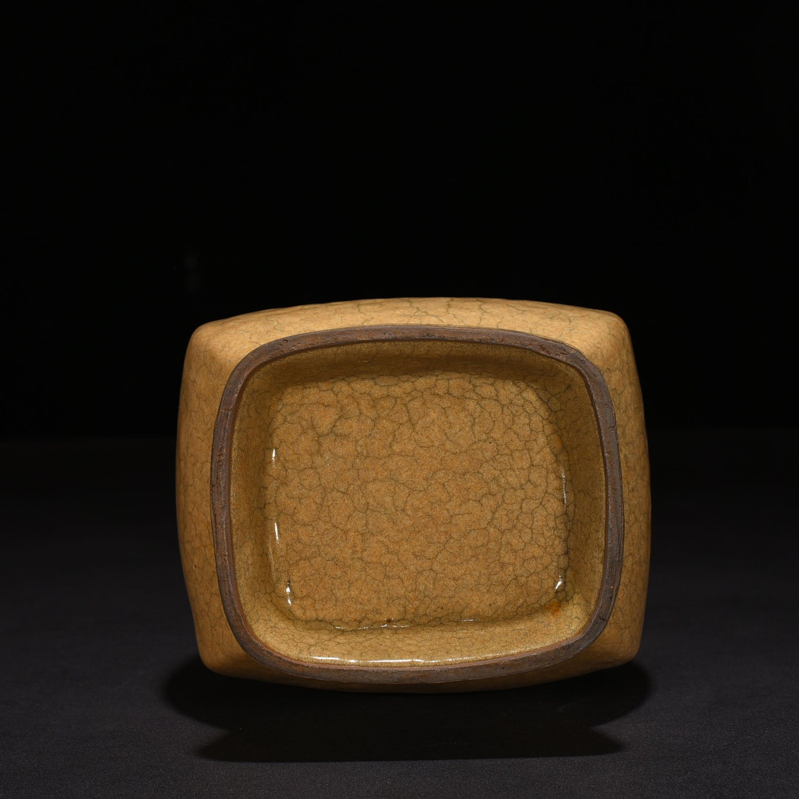 Song Dynasty Ge kiln square ear vase