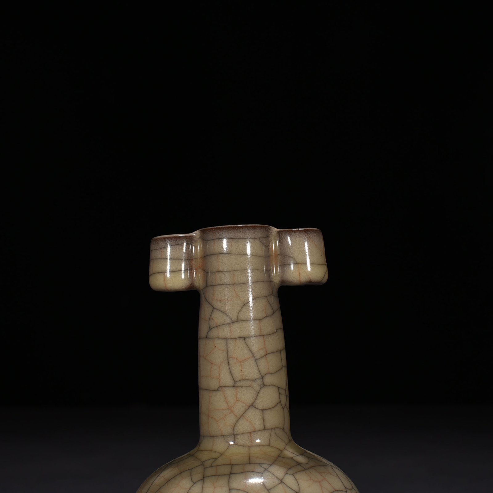 Song Dynasty Ge Kiln Guaner vase