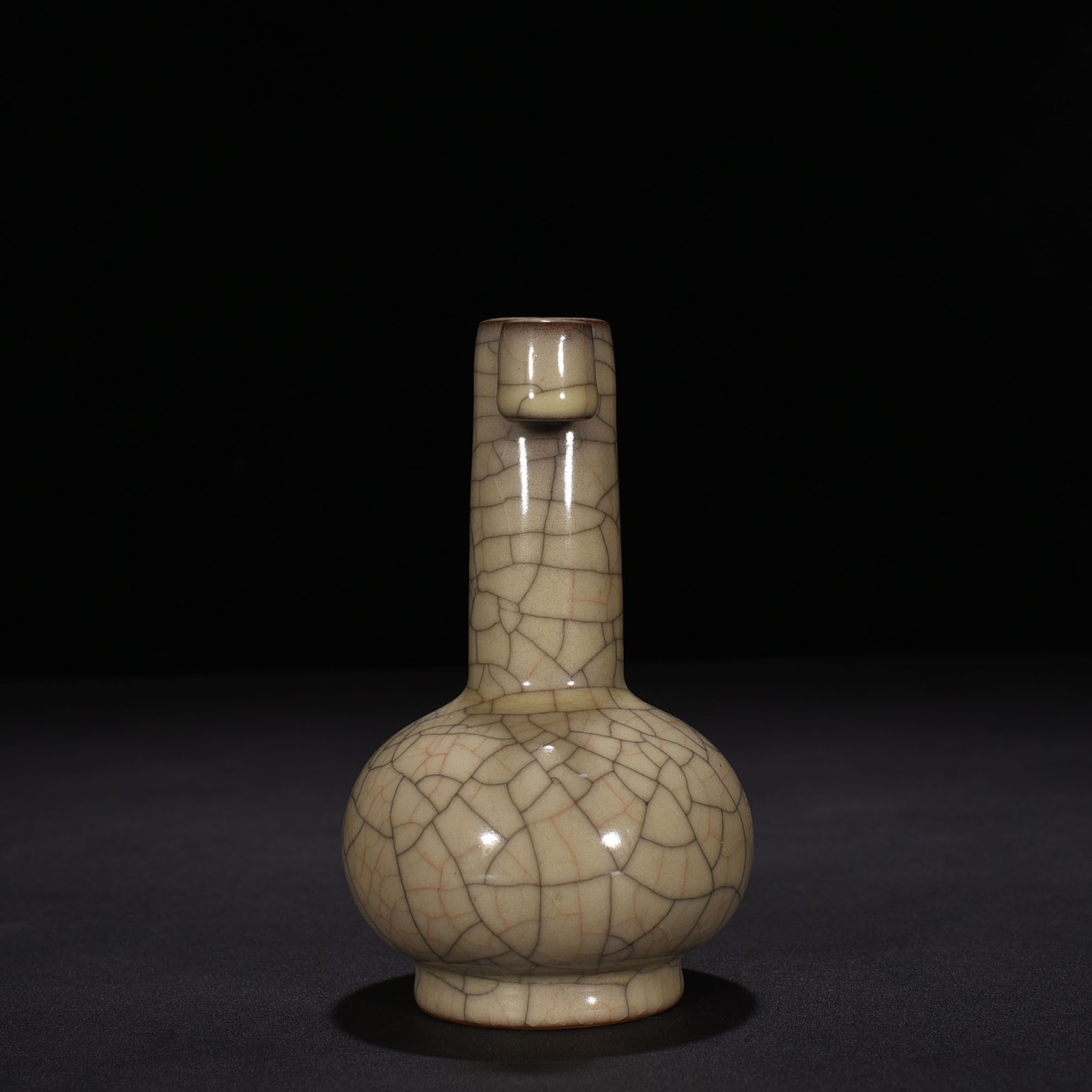 Song Dynasty Ge Kiln Guaner vase