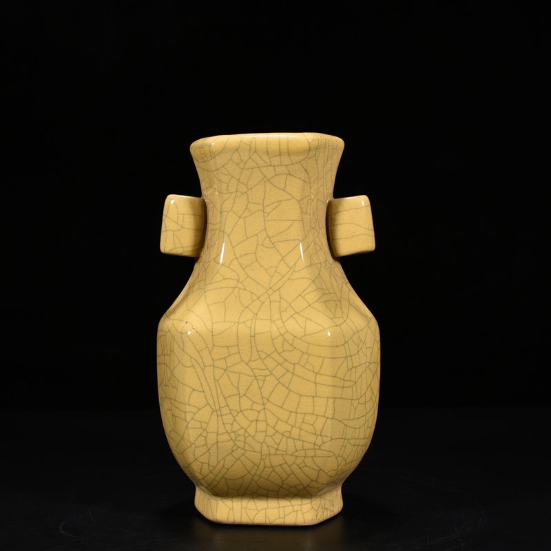 Song Dynasty Ge kiln Guaner vase square vase