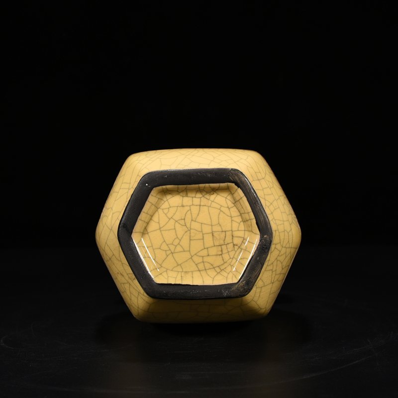 Song Dynasty Ge kiln Guaner vase square vase