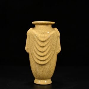 Song Dynasty Ge kiln brocade vase