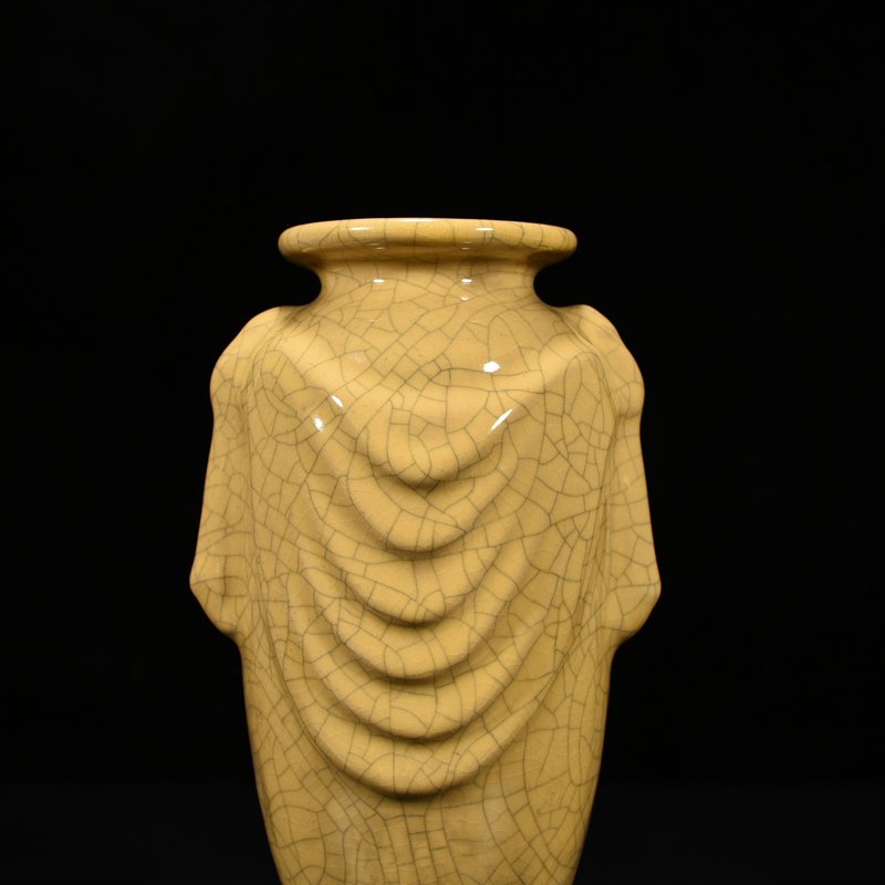 Song Dynasty Ge kiln brocade vase