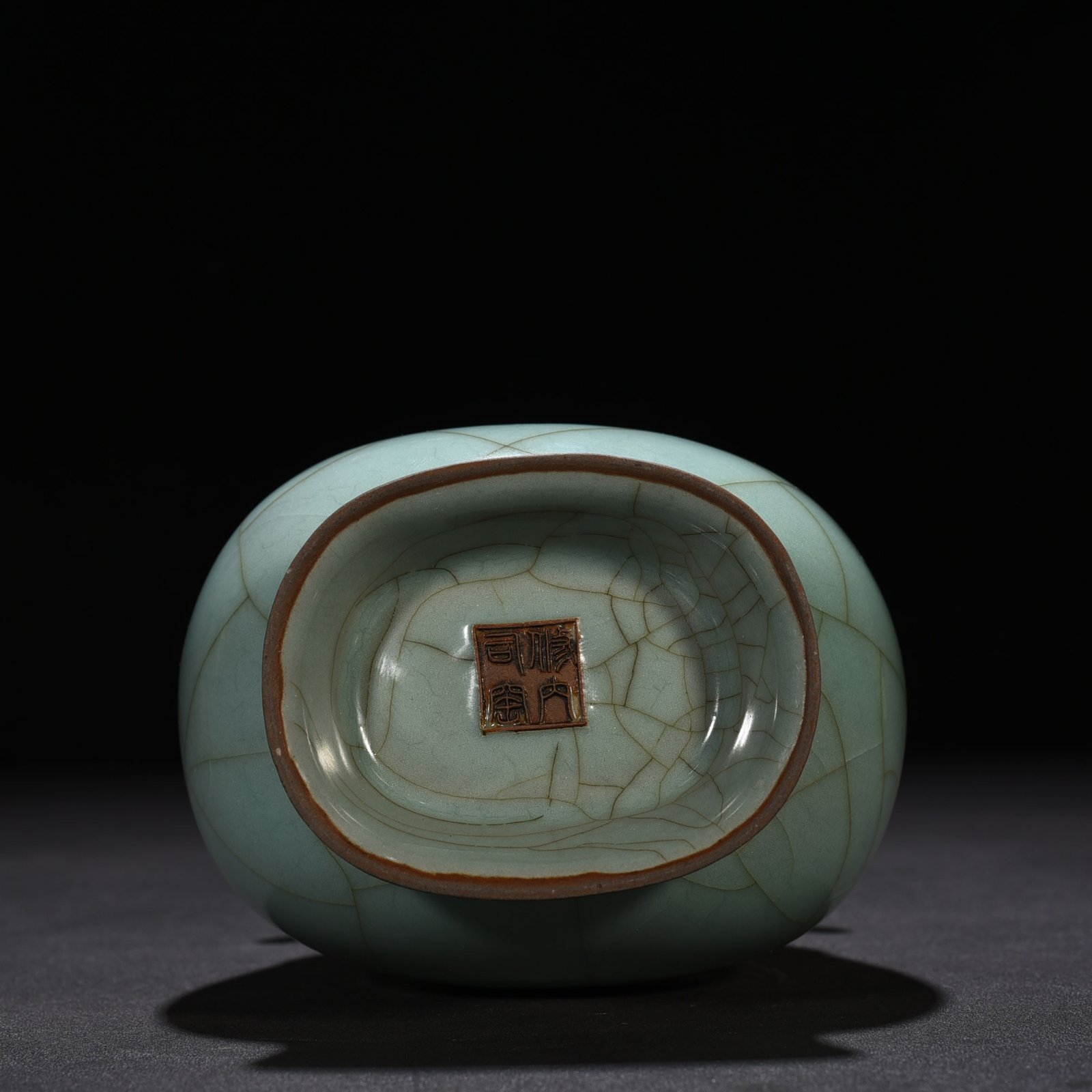 Song Dynasty Guan Kiln vase