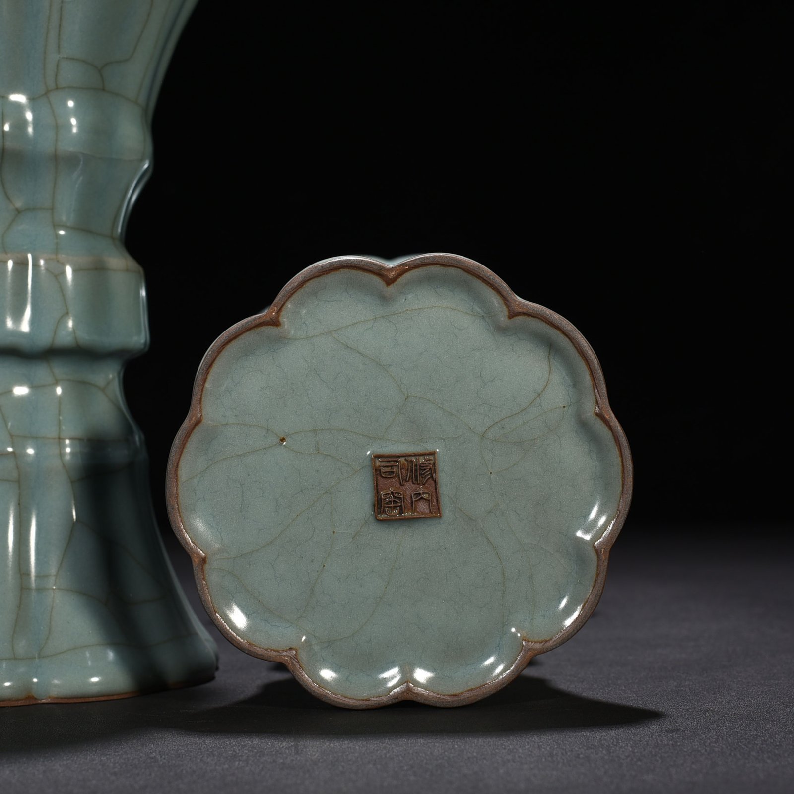 Song Dynasty official kiln style melon and flower goblet