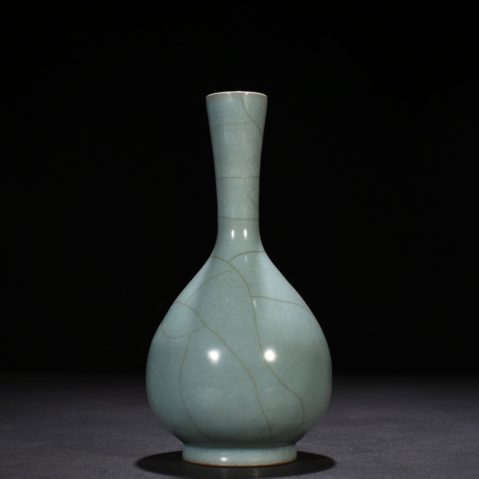 Song Dynasty official kiln style celadon Guanyin vase