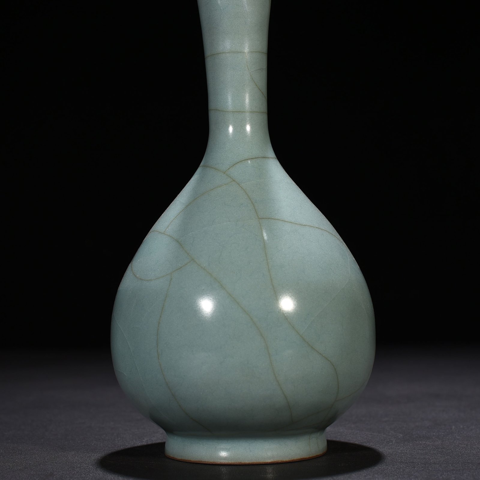 Song Dynasty official kiln style celadon Guanyin vase