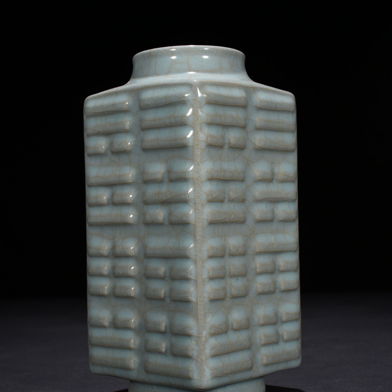 Song Dynasty Guan kiln Bagua Cong style vase