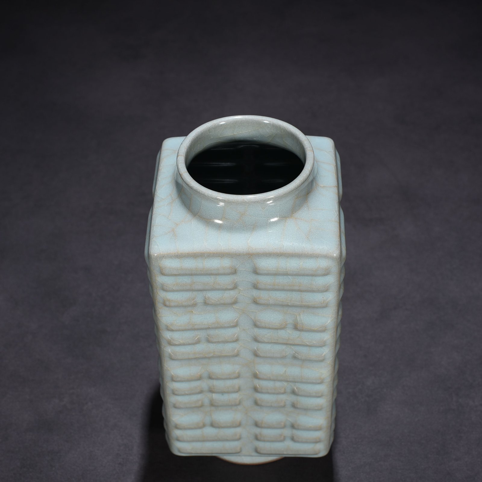 Song Dynasty Guan kiln Bagua Cong style vase