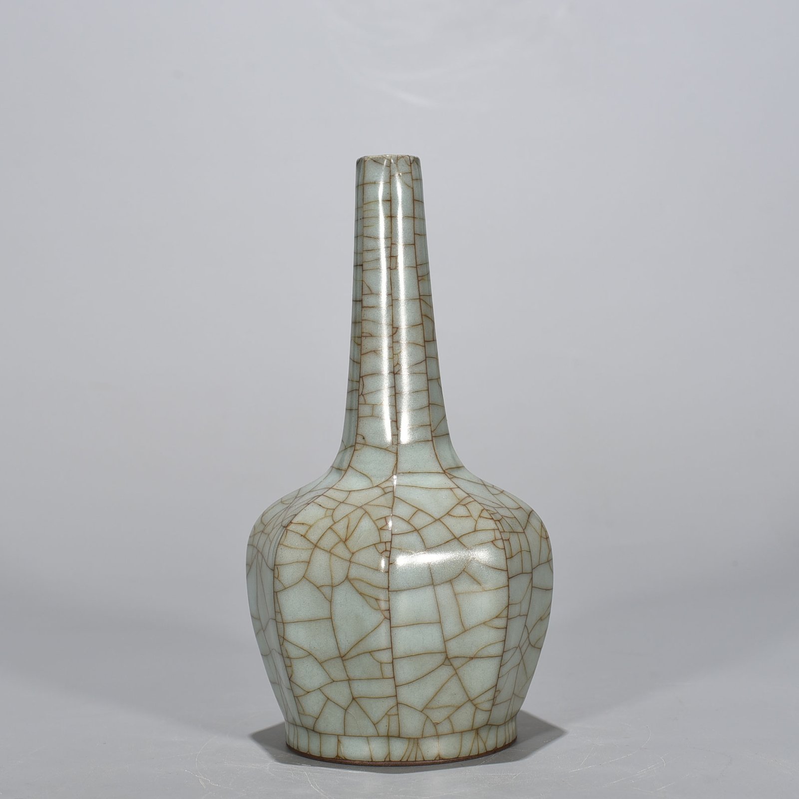 Song Dynasty official kiln Bafang pure vase
