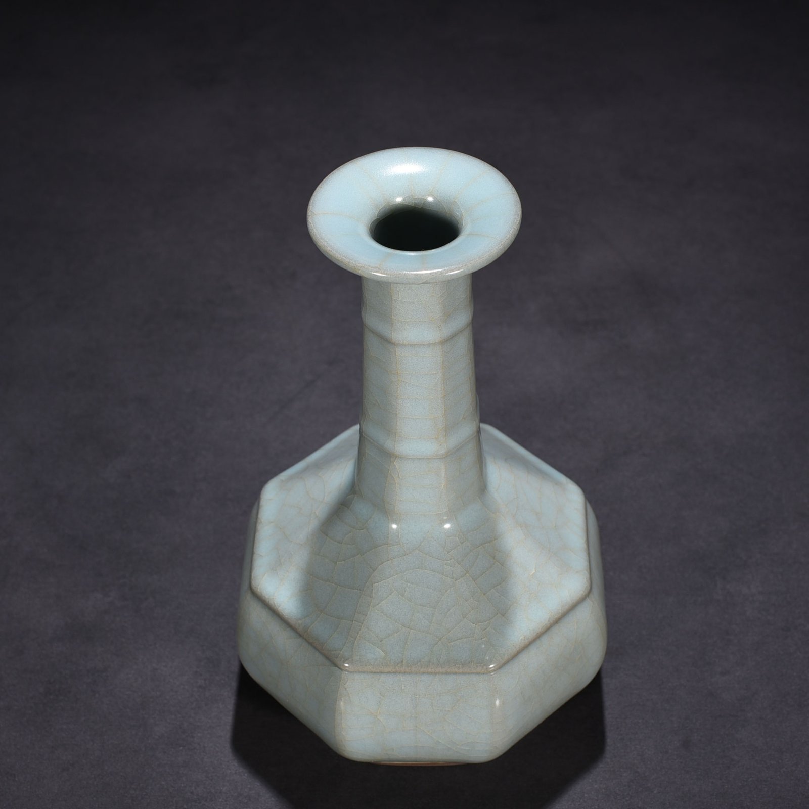 Song Dynasty official kiln Bafang dazzling pattern plate mouth bottle
