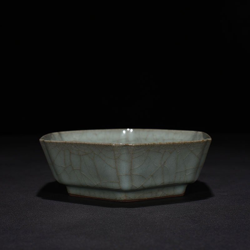 Song Dynasty official kiln six-square wash